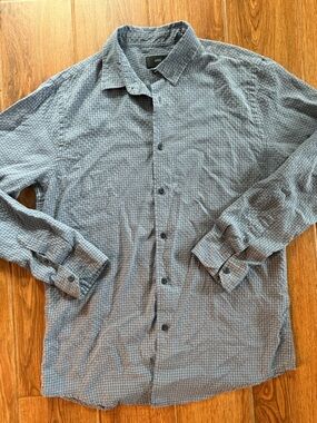 Onia Men's Blue-Gray Textured Long-Sleeve Button-Down Shirt - medium
